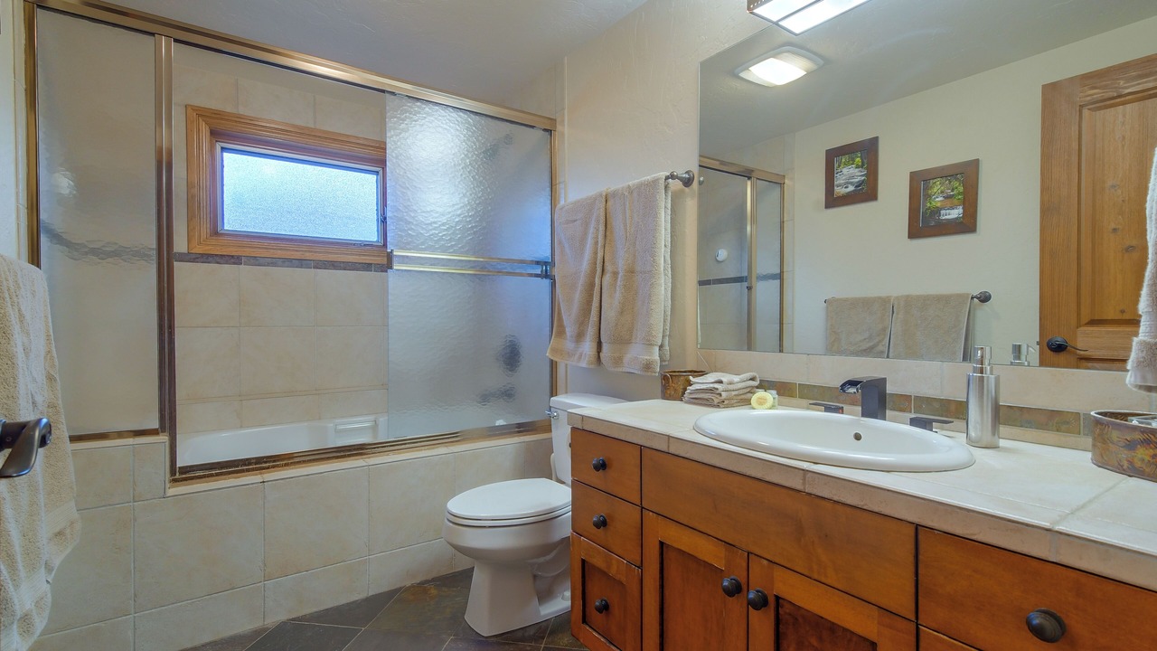 Photo of Bathroom in Pine