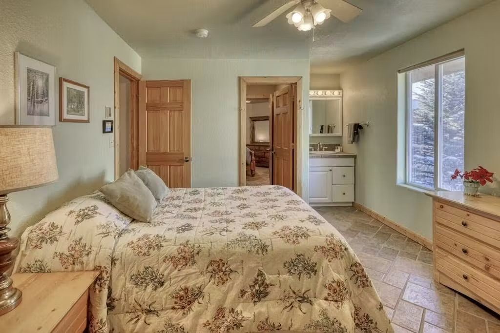 Photo of Bedroom in Del Norte
