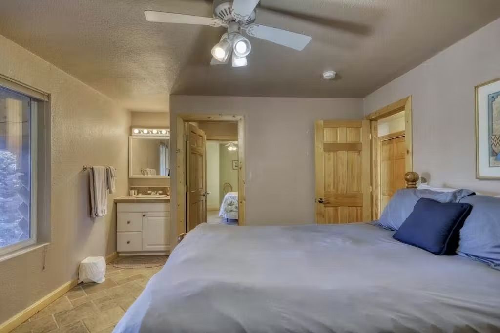Photo of Bedroom in Del Norte
