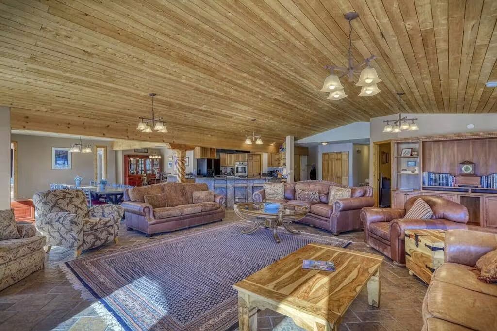 Photo of Livingroom in Del Norte