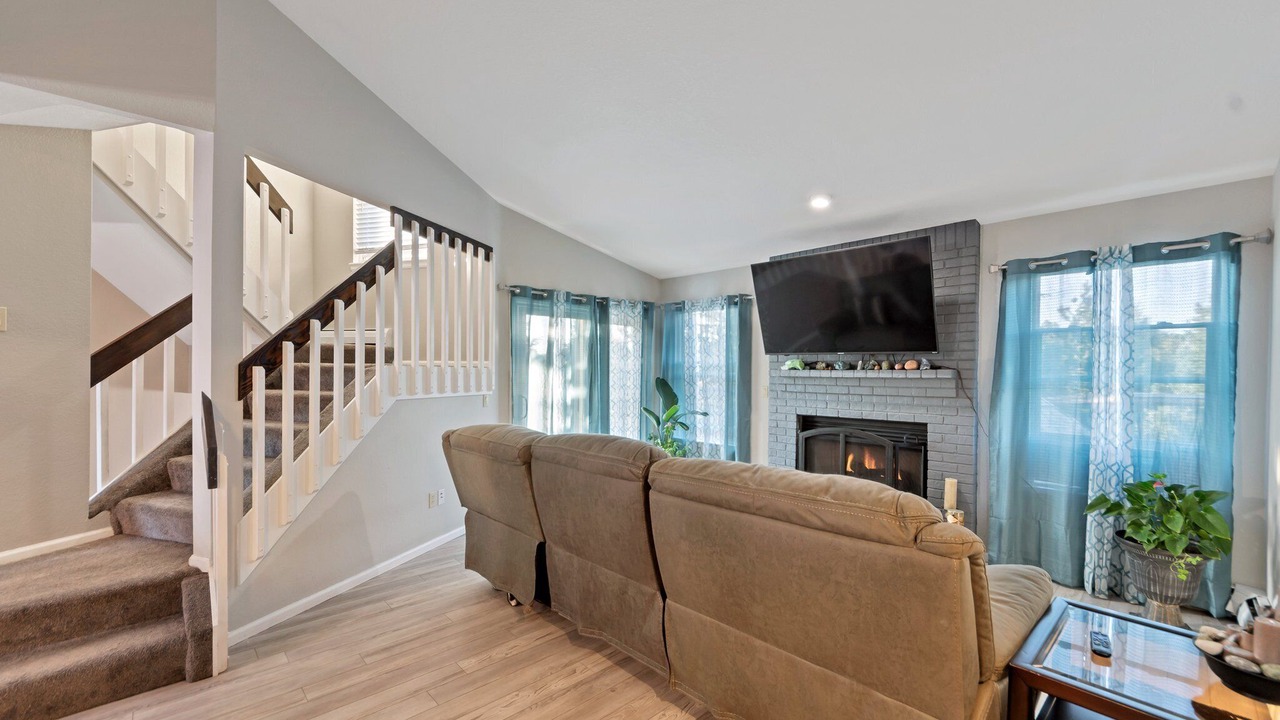 Photo of Livingroom in Gleneagle