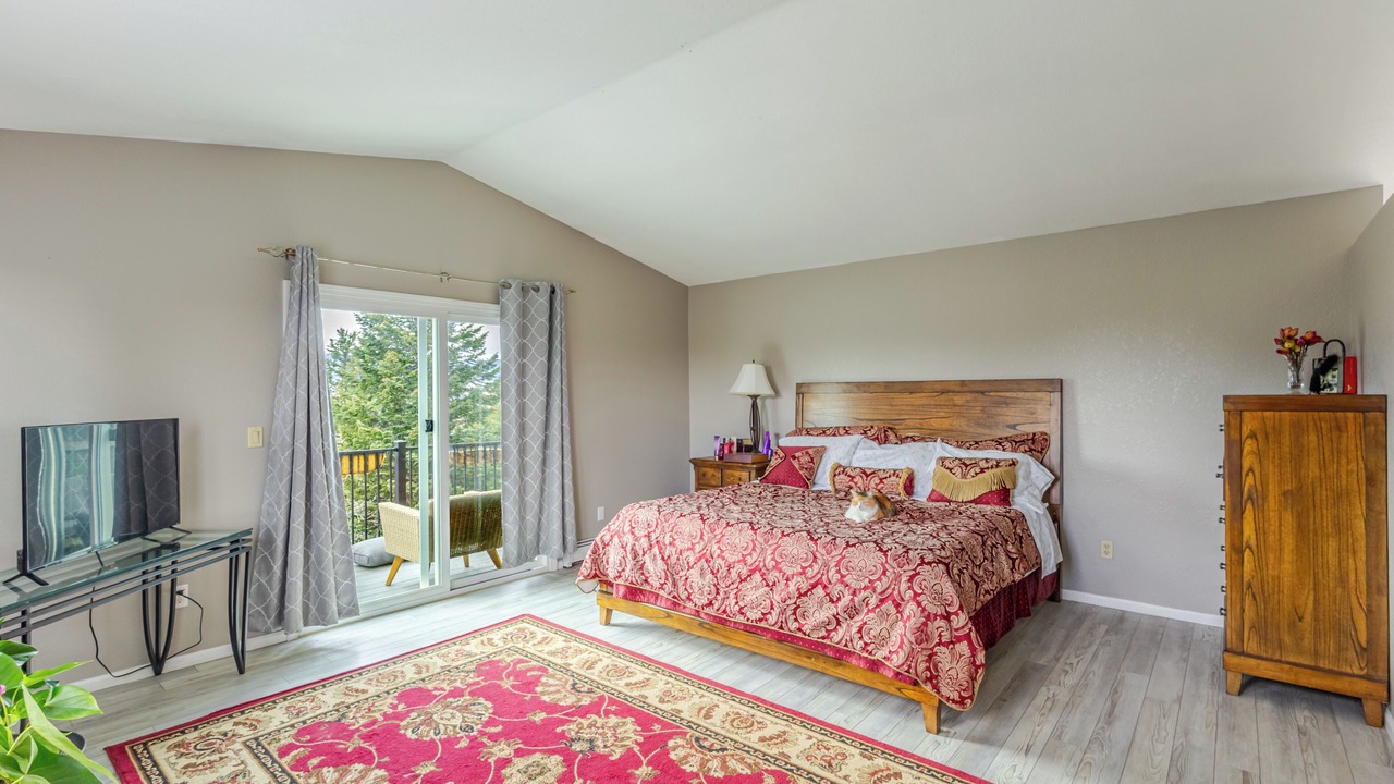 Photo of Bedroom in Gleneagle