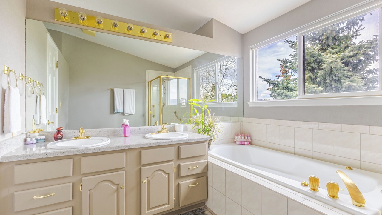 Photo of Bathroom in Gleneagle