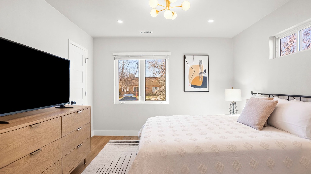 Photo of Bedroom in Hale