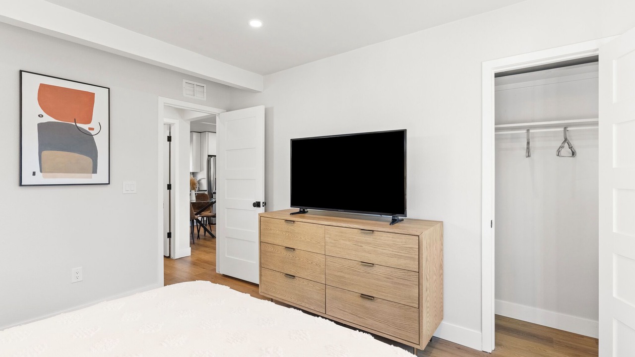 Photo of Bedroom in Hale