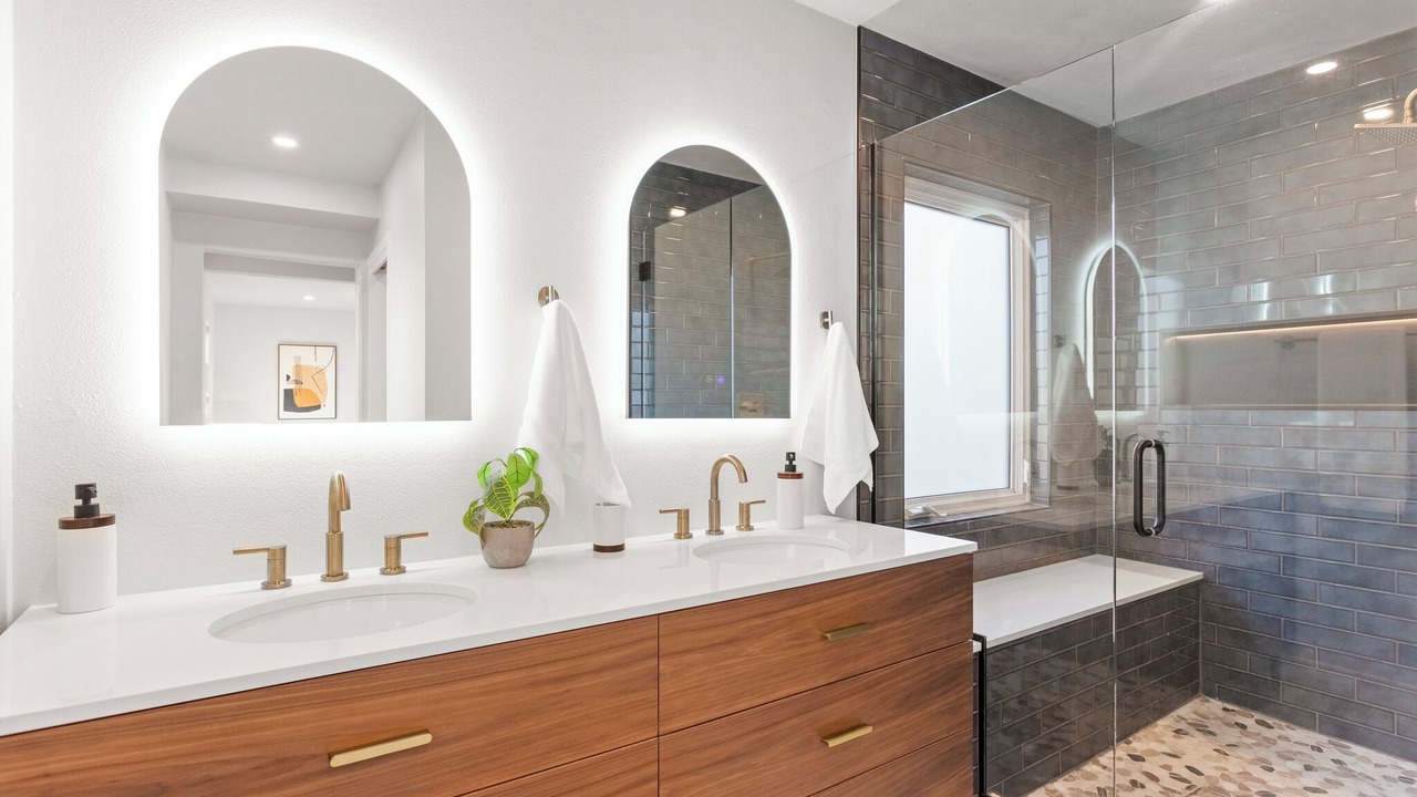 Photo of Bathroom in Hale