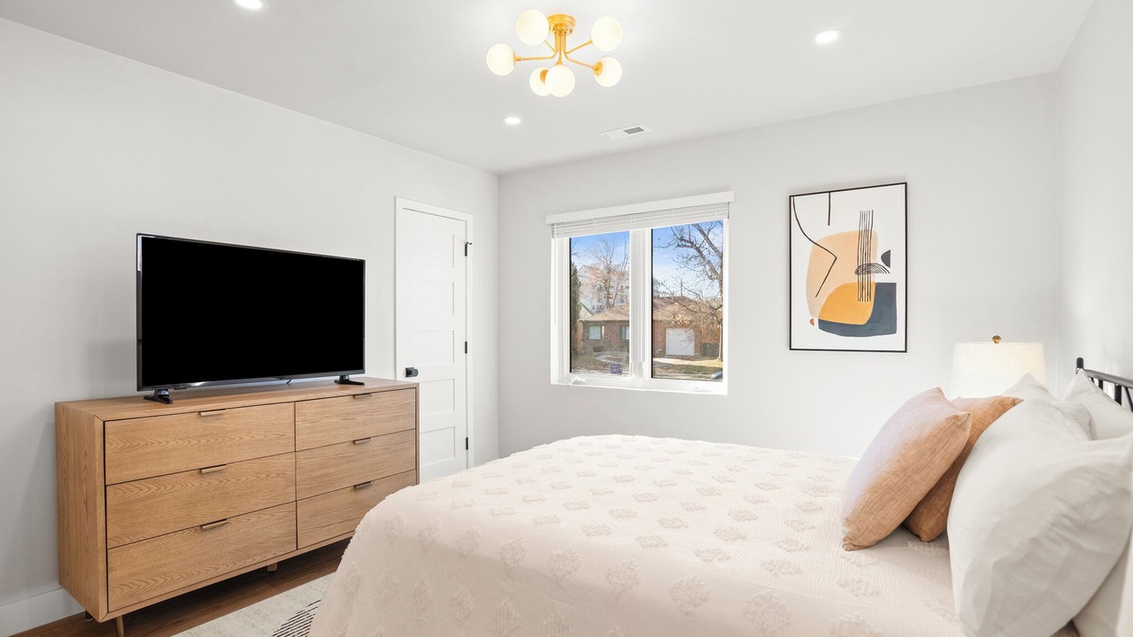 Photo of Bedroom in Hale