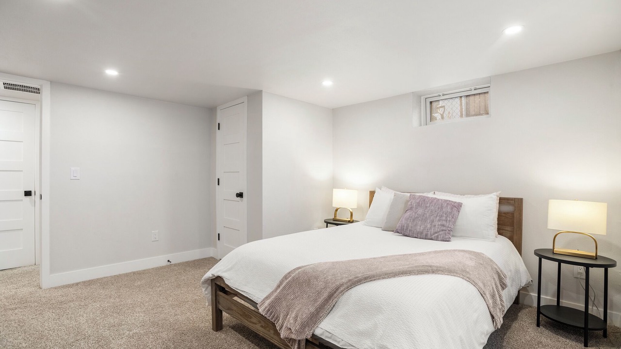 Photo of Bedroom in Hale