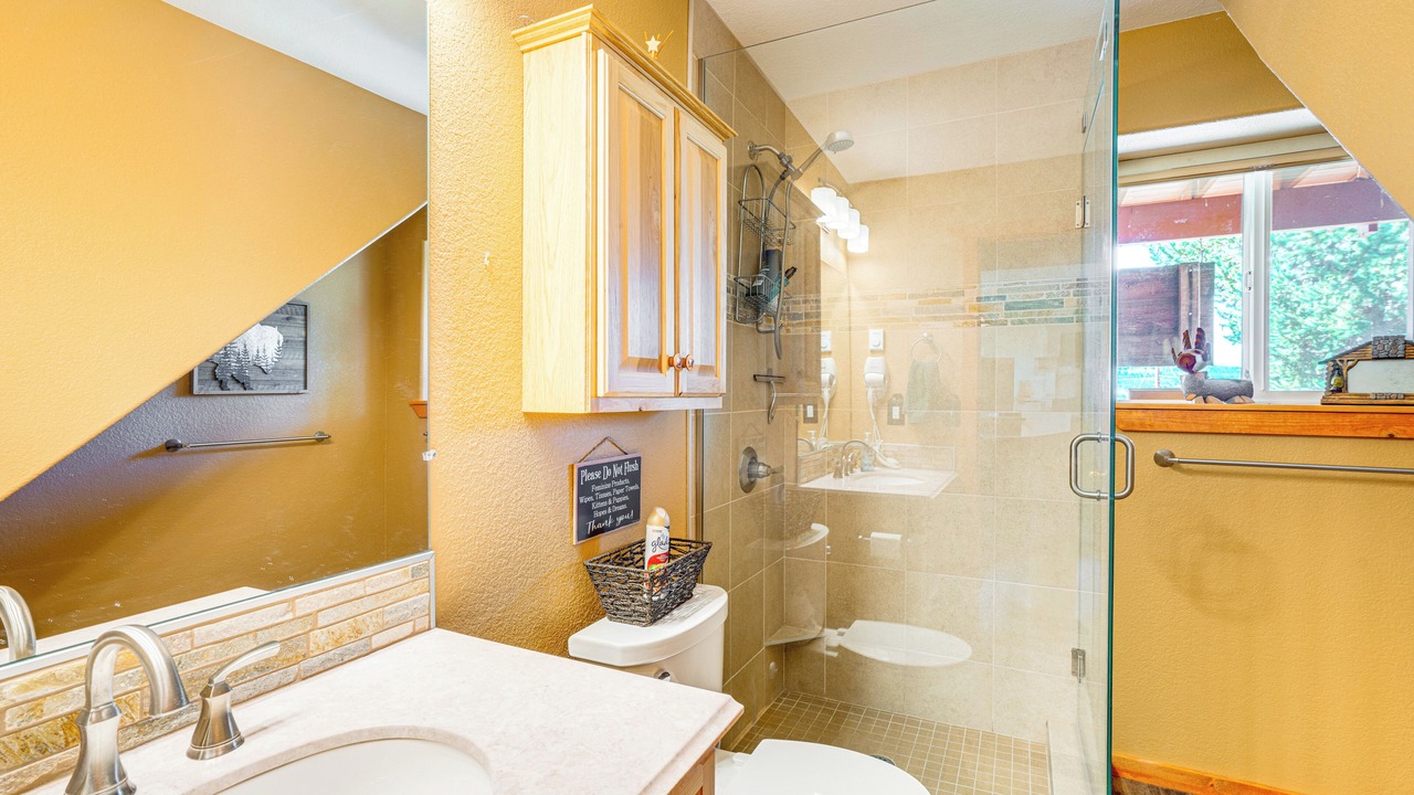 Photo of Bathroom in Indian Mountain