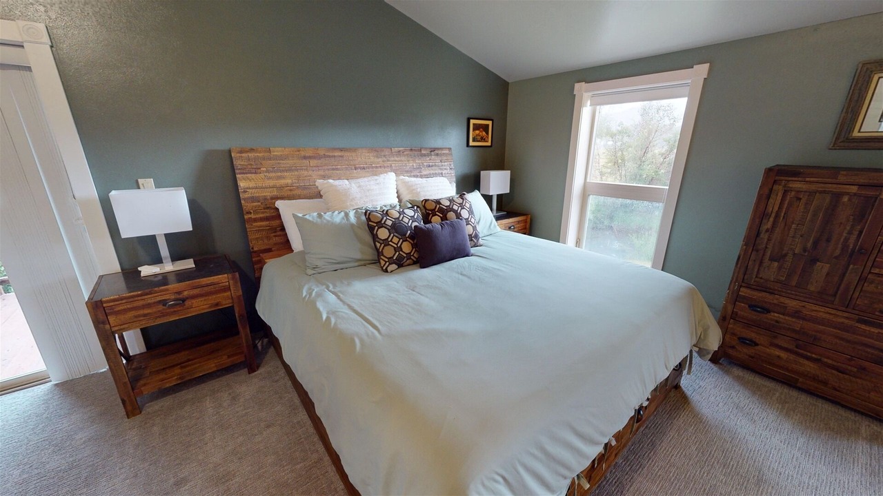 Photo of Bedroom in Whitepine