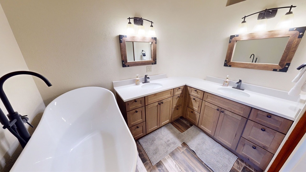 Photo of Bathroom in Whitepine