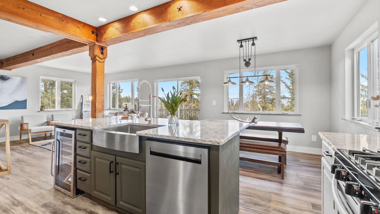 Photo of Kitchen in Indian Mountain