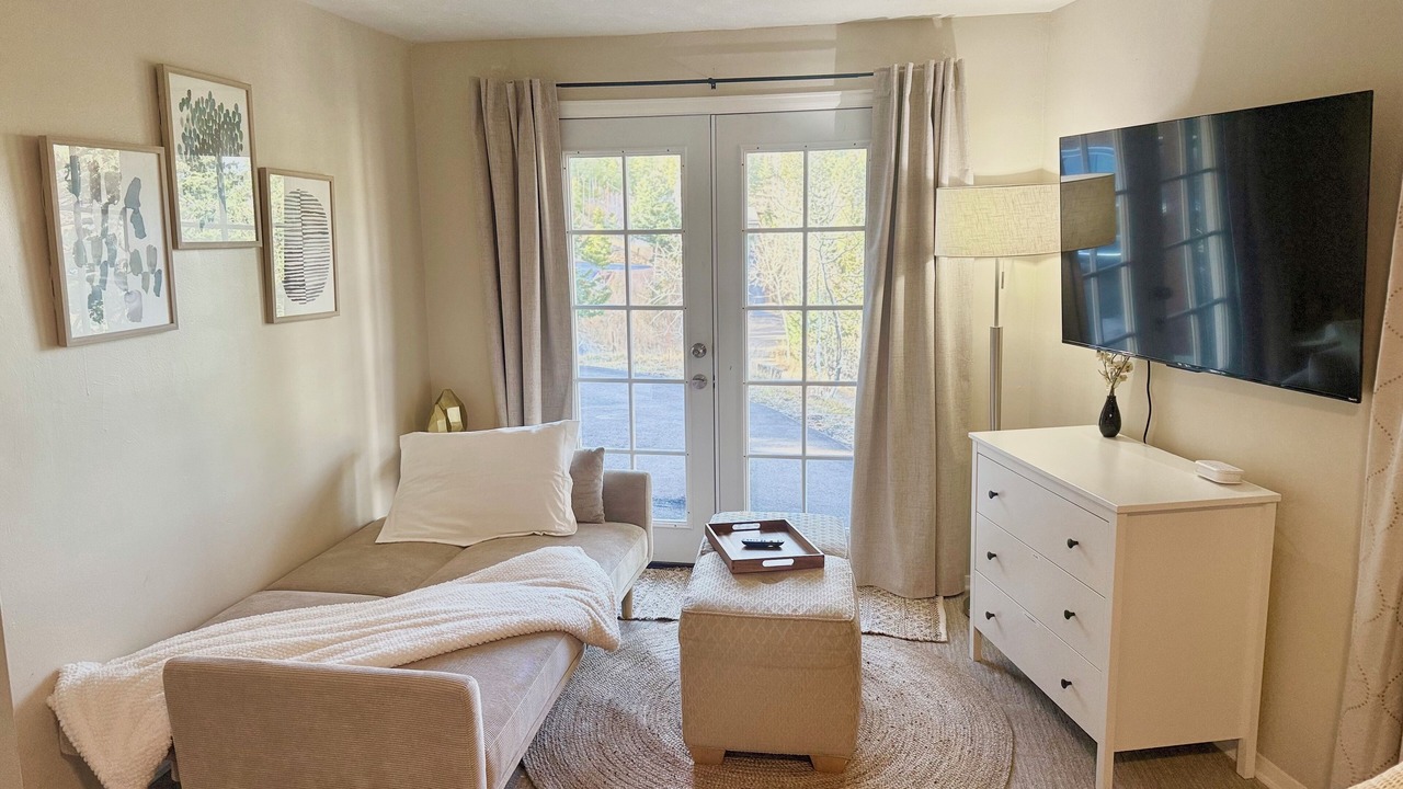 Photo of Livingroom in Evergreen