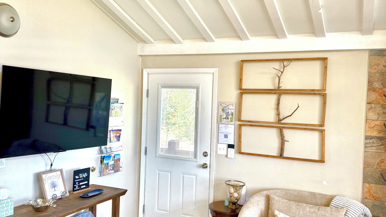 Photo of Livingroom in Evergreen