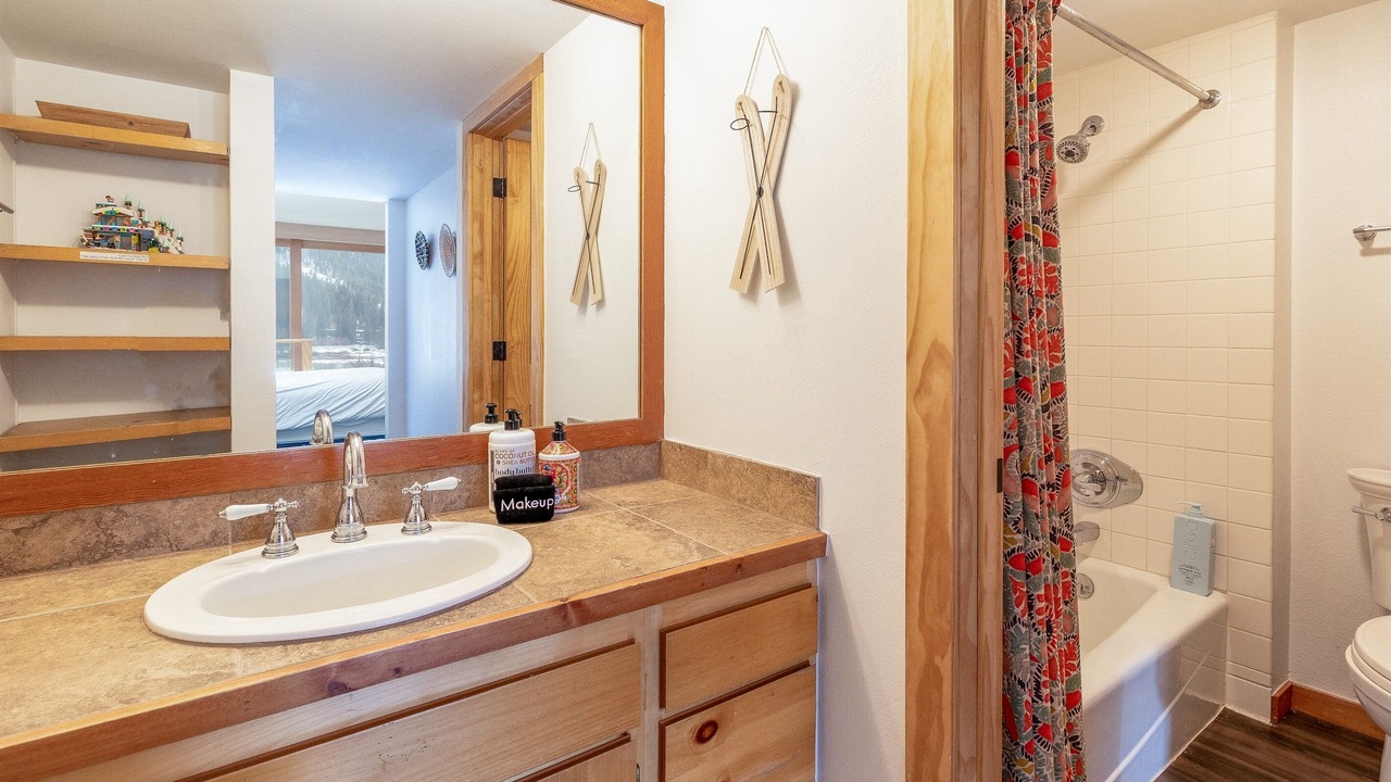 Photo of Bathroom in Lakeside Village