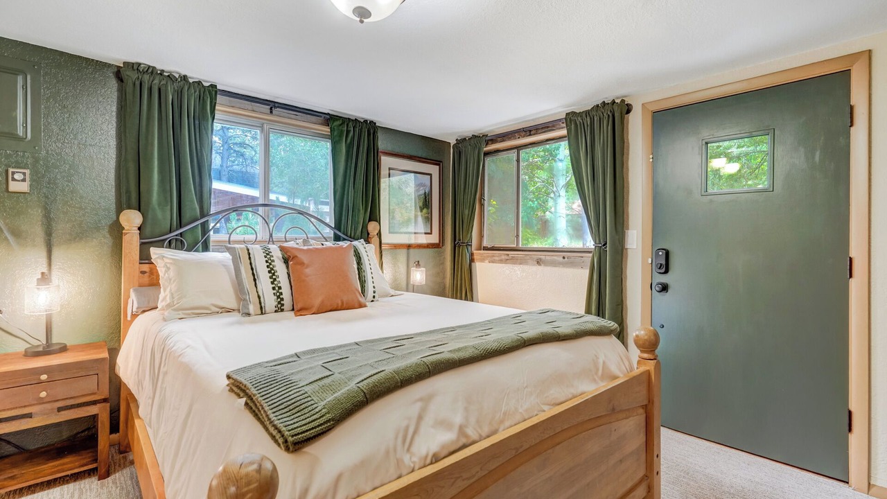 Photo of Bedroom in Cascade-Chipita Park