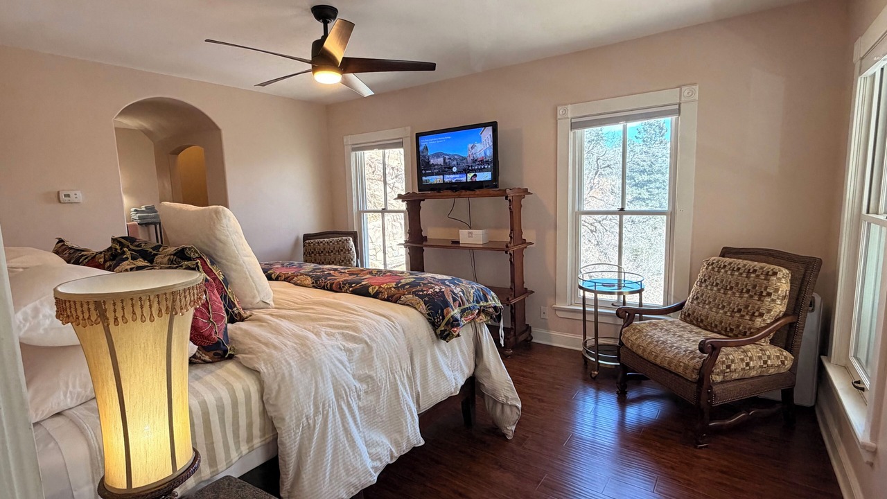 Photo of Bedroom in Manitou Springs