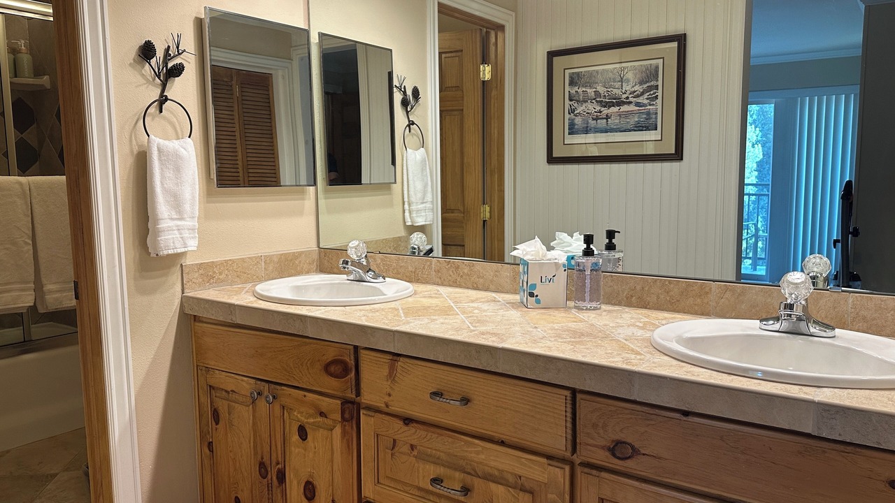 Photo of Bathroom in Peak 9