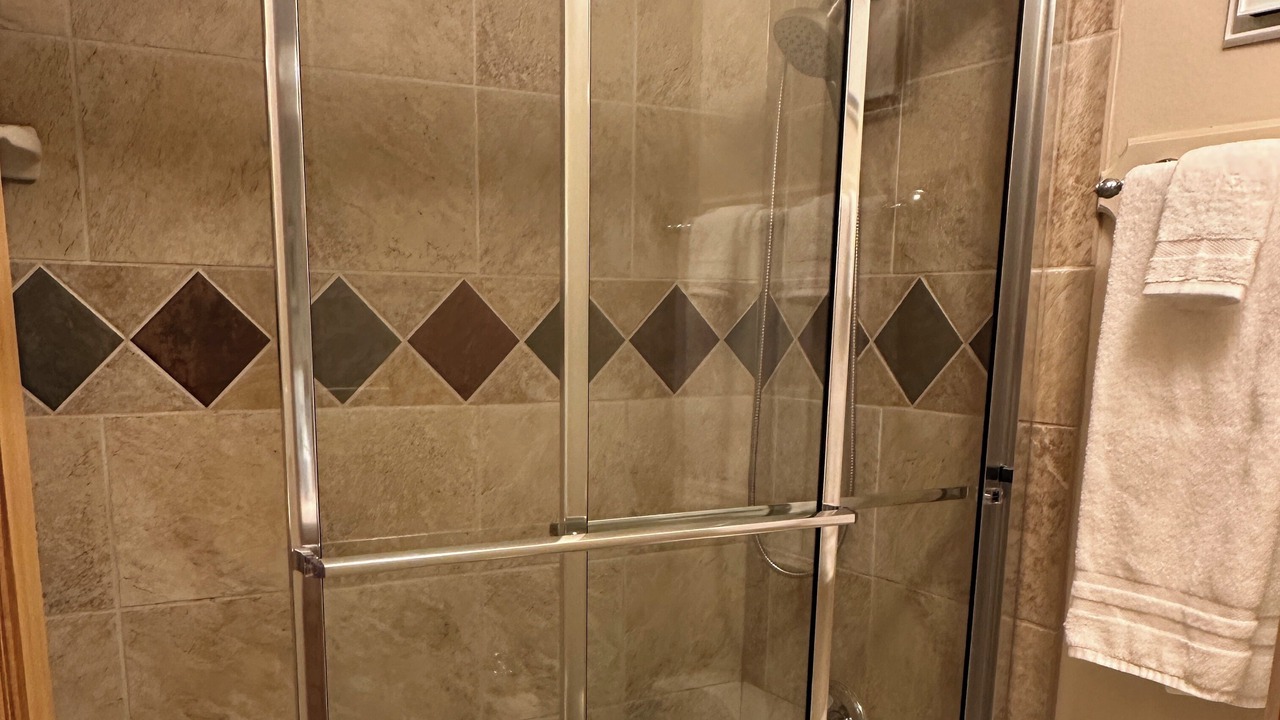 Photo of Bathroom in Peak 9