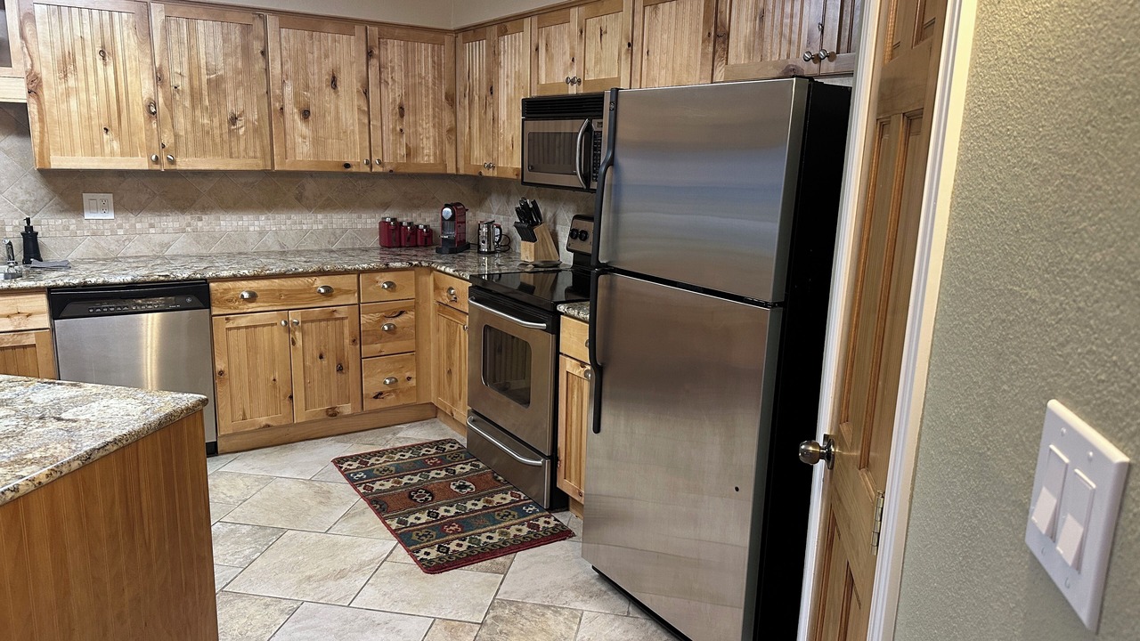 Photo of Kitchen in Peak 9