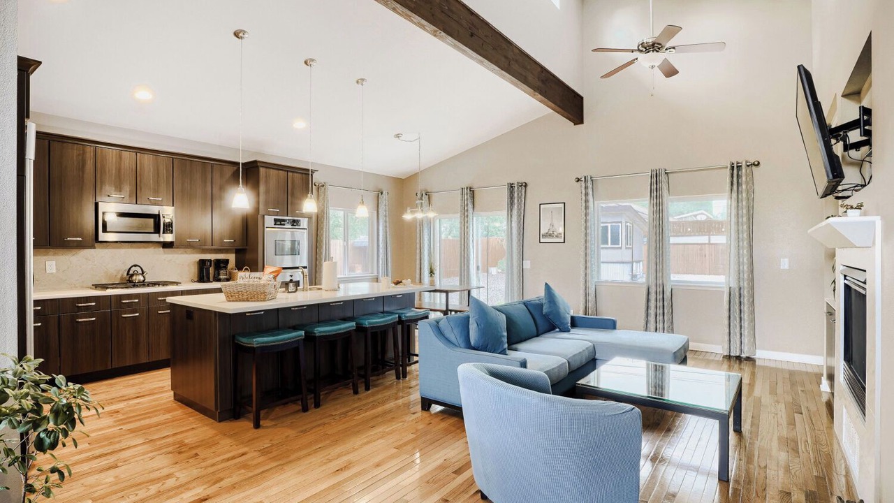 Photo of Livingroom in Lakewood