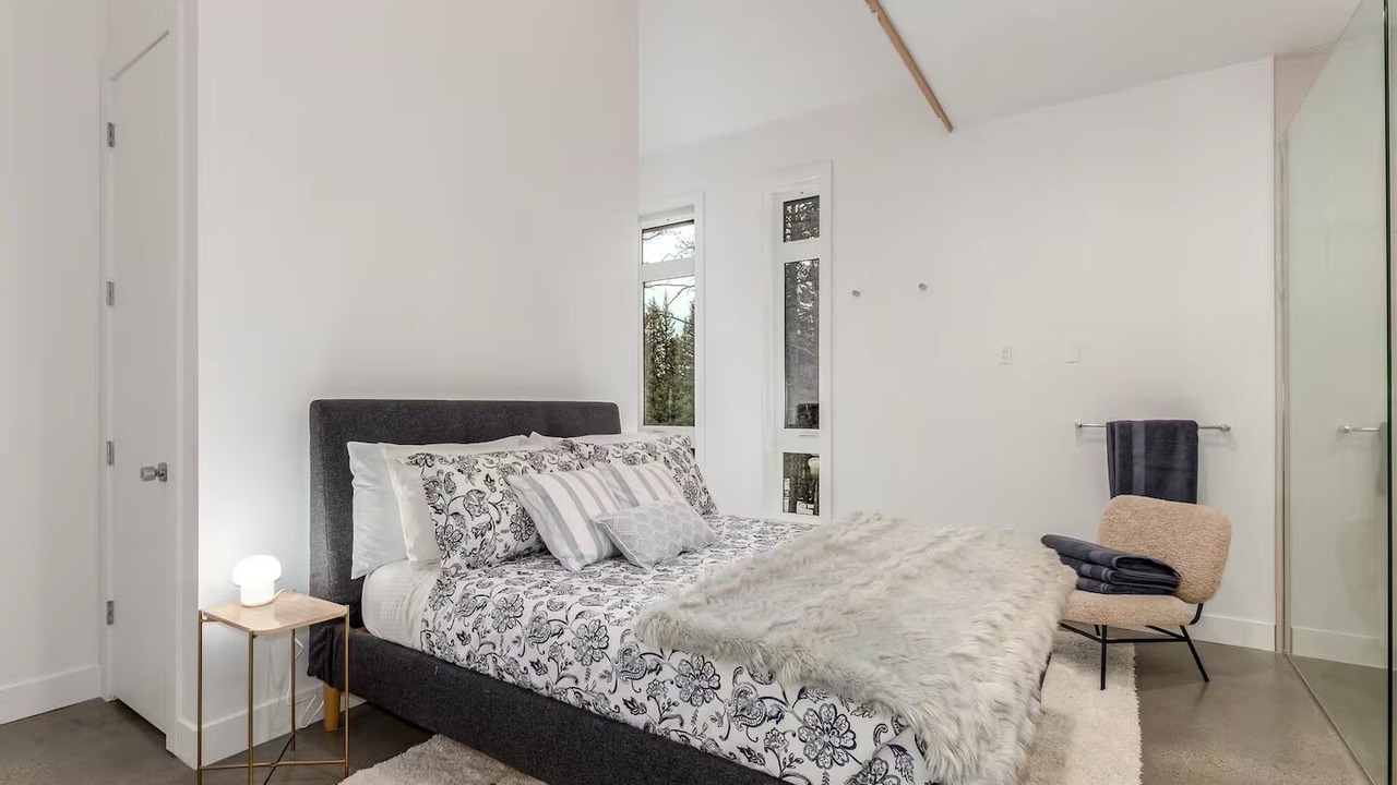 Photo of Bedroom in Michigan Hill