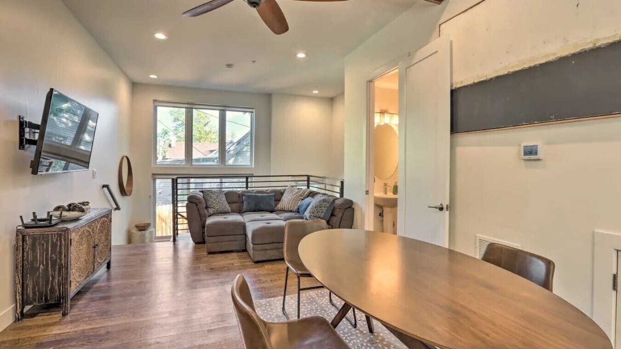 Photo of Livingroom in Golden
