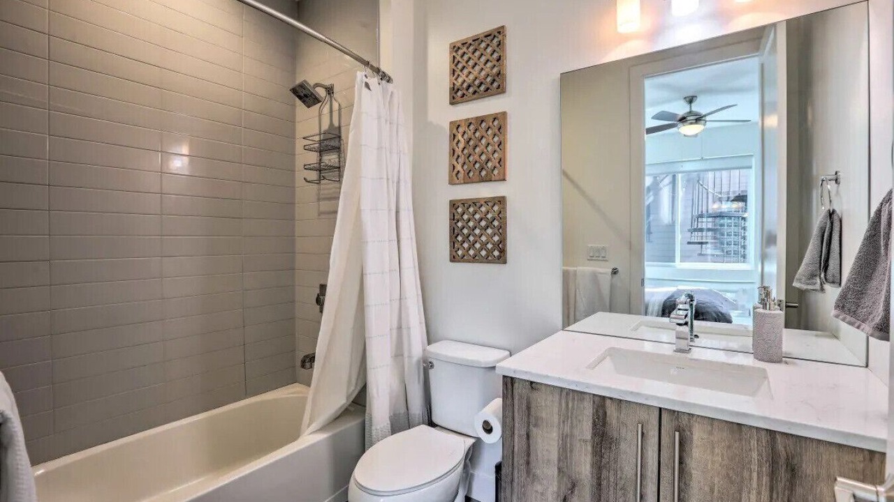 Photo of Bathroom in Golden