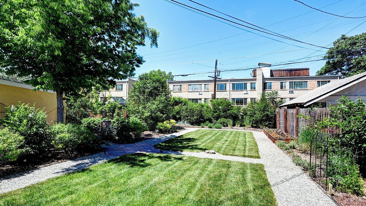 Photo of Outdoor in Hale