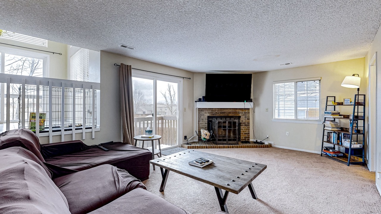 Photo of Livingroom in Aurora