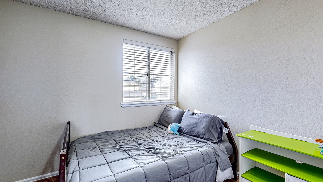 Photo of Bedroom in Aurora