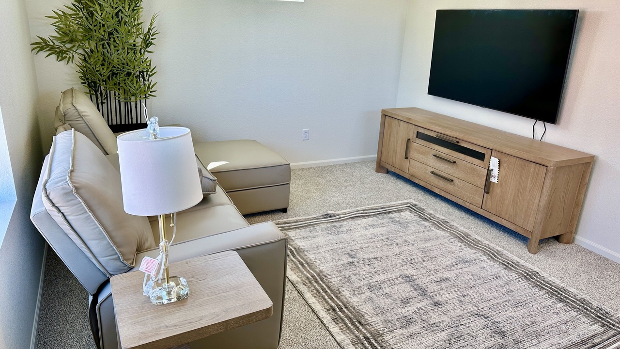 Photo of Livingroom in Aurora
