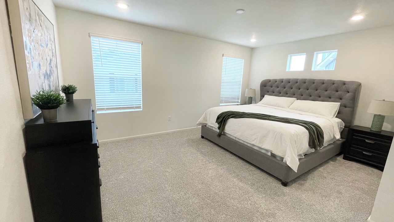 Photo of Bedroom in Aurora