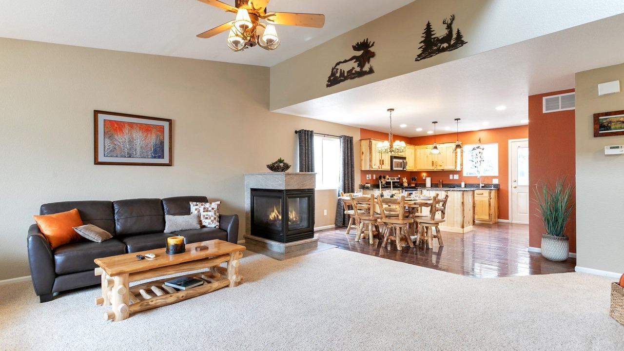 Photo of Livingroom in Roxborough