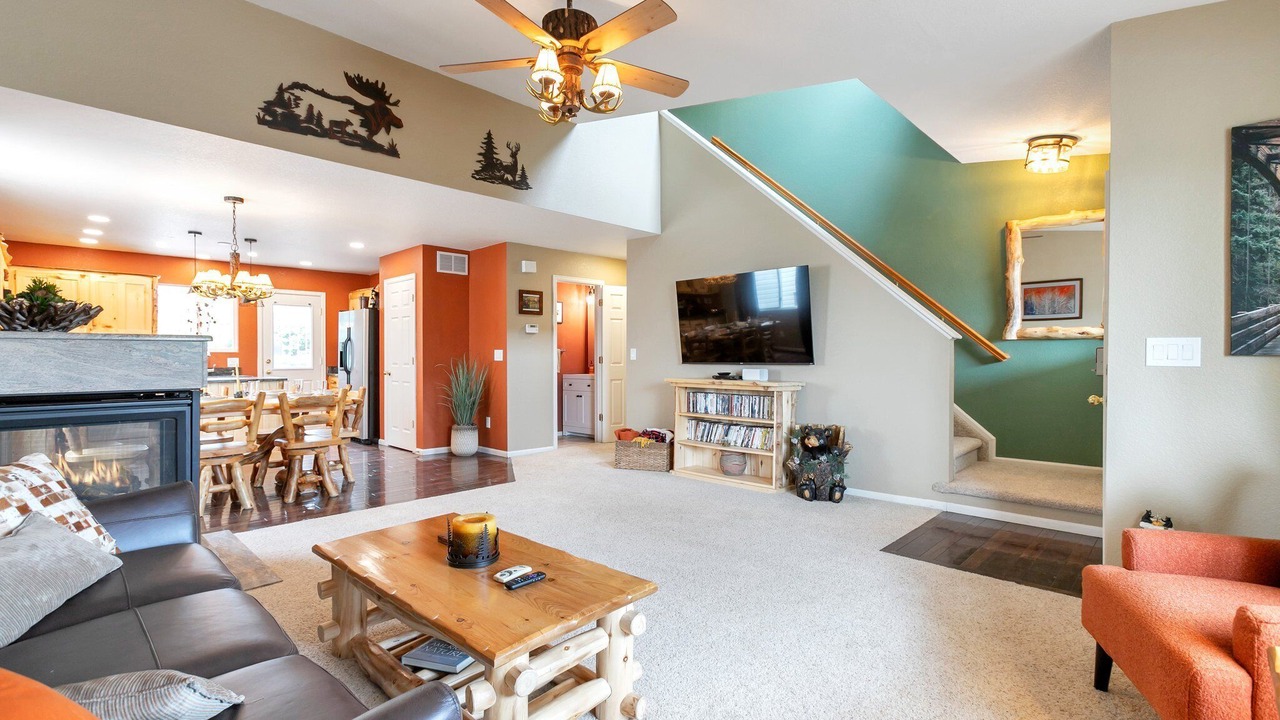 Photo of Livingroom in Roxborough