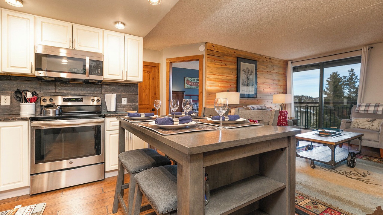 Photo of Kitchen in Peak 9