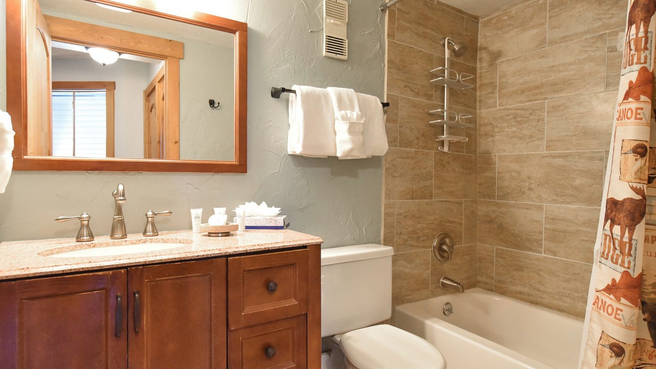 Photo of Bathroom in Peak 9