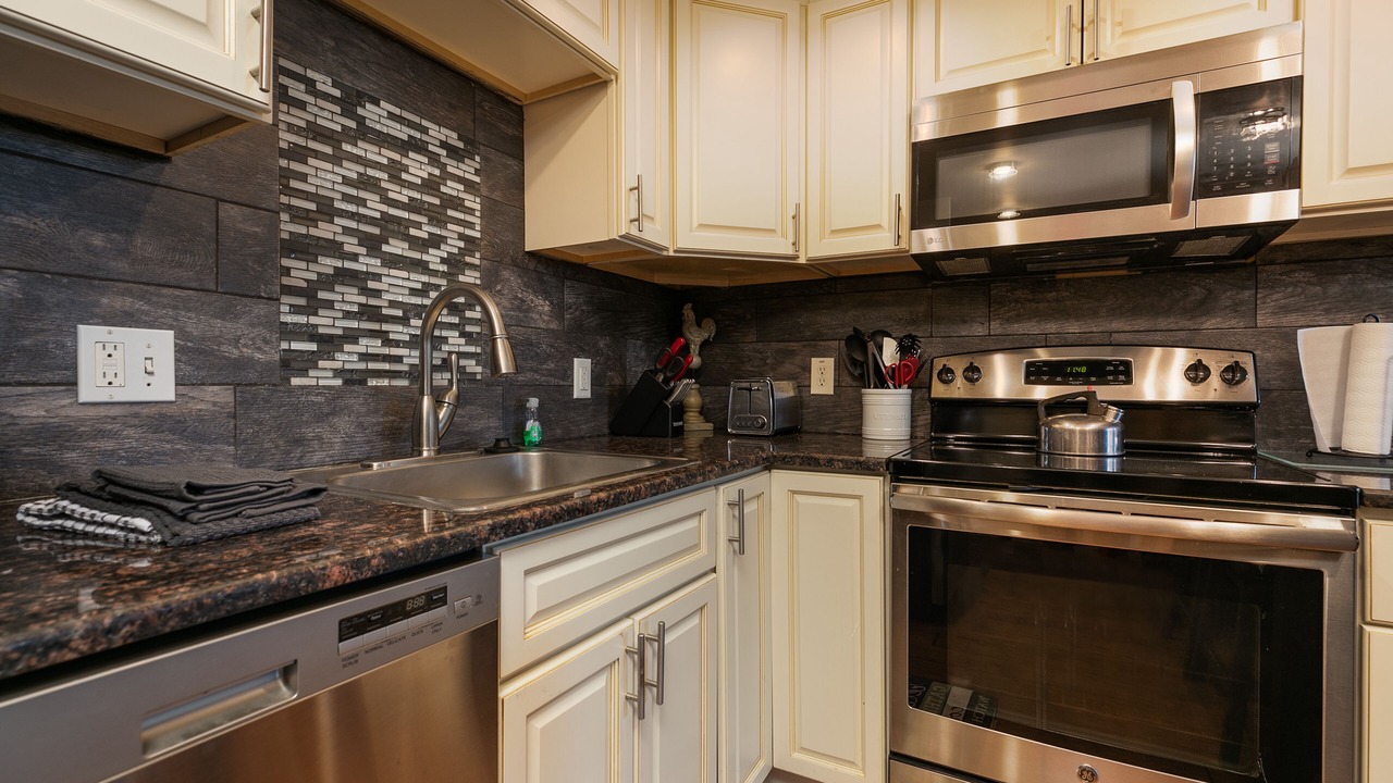 Photo of Kitchen in Peak 9