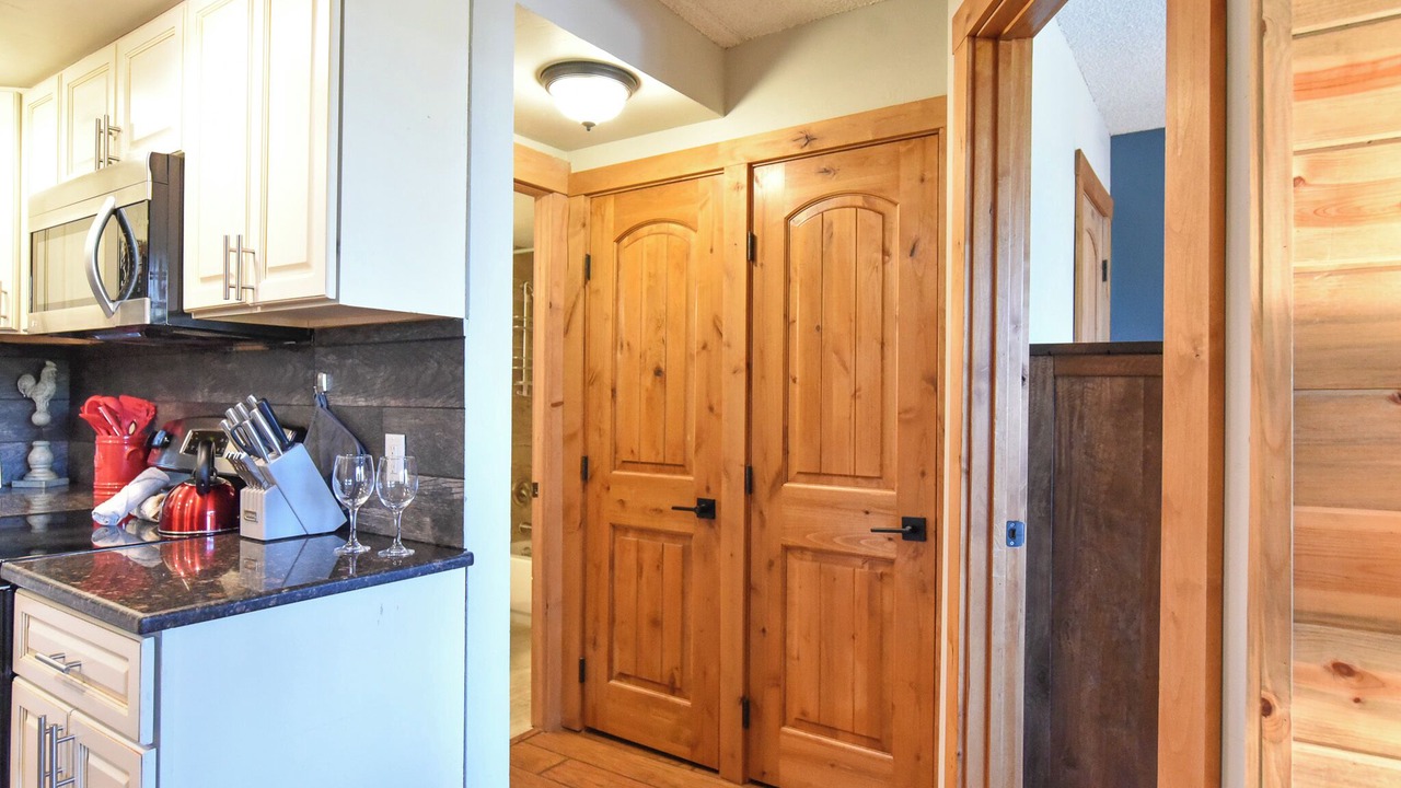 Photo of Kitchen in Peak 9
