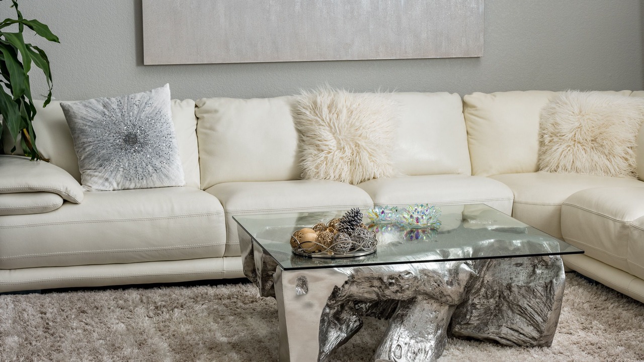 Photo of Livingroom in Prides Crossing