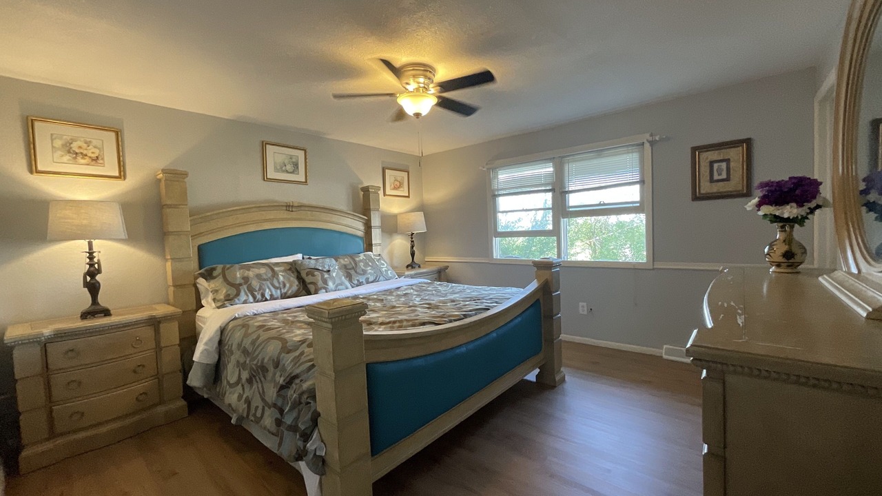 Photo of Bedroom in Scenic Heights