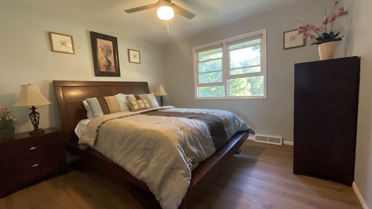 Photo of Bedroom in Scenic Heights