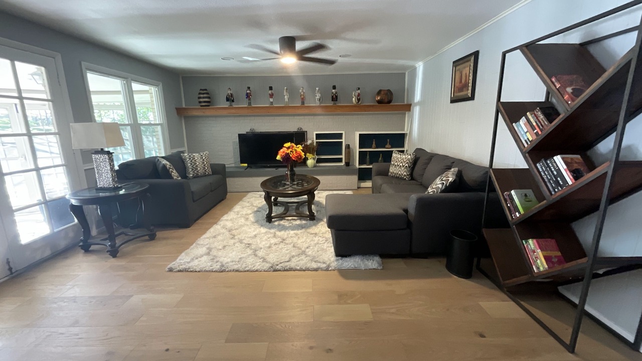 Photo of Livingroom in Scenic Heights