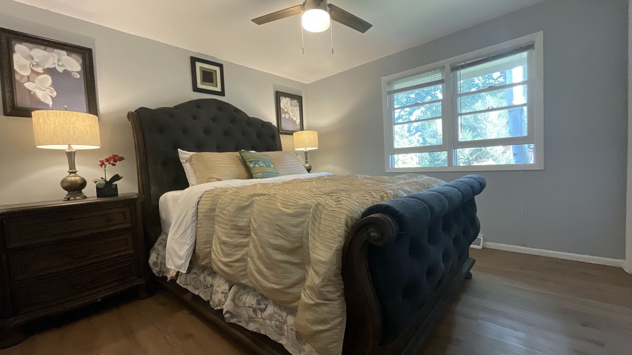 Photo of Bedroom in Scenic Heights