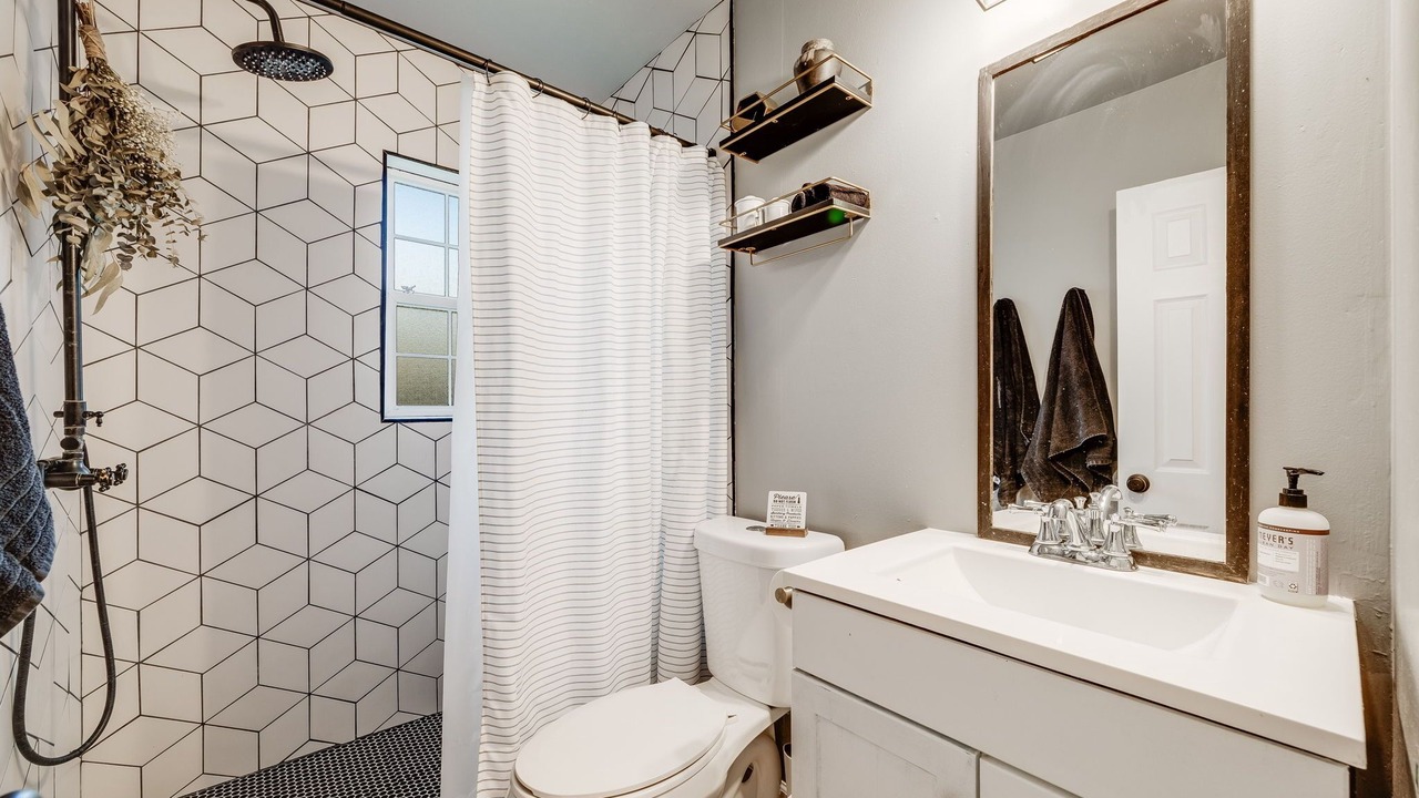 Photo of Bathroom in Holbrook Park