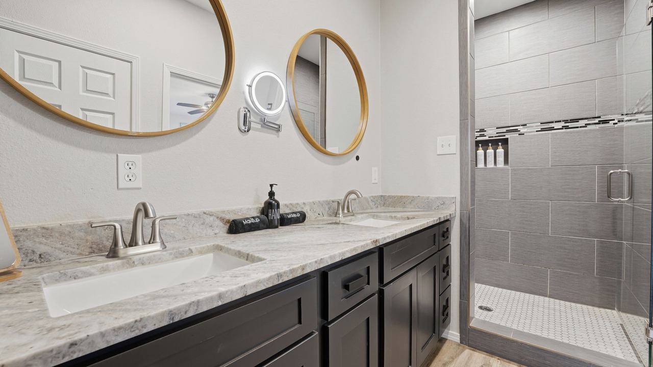 Photo of Bathroom in Canyon Lake