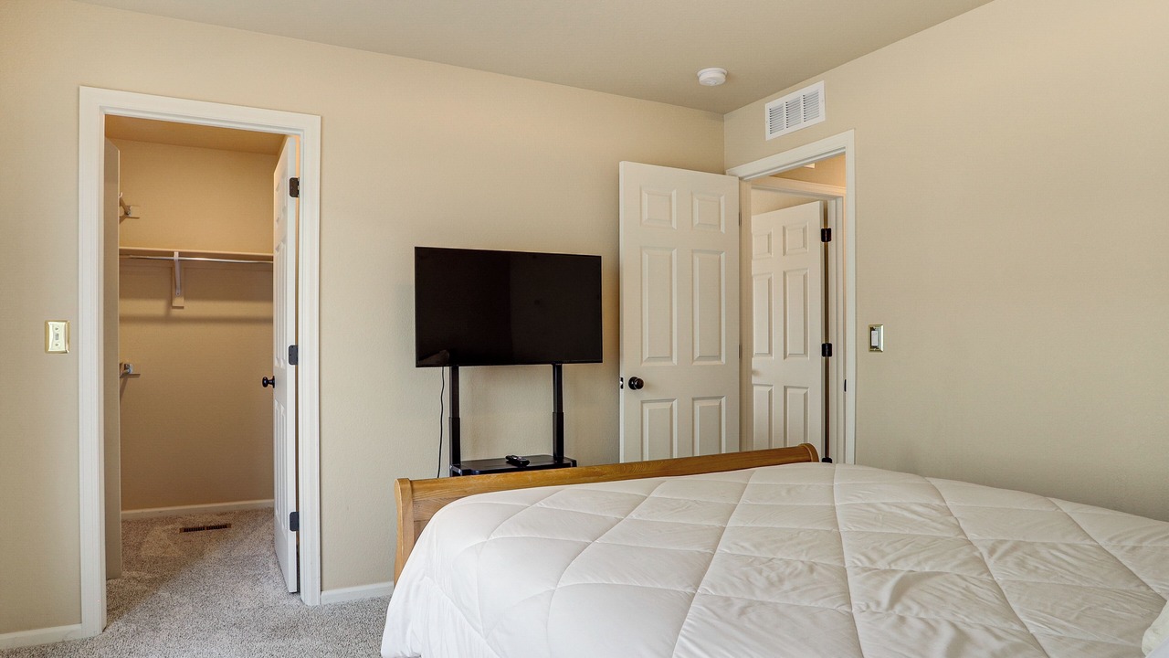 Photo of Bedroom in Aurora
