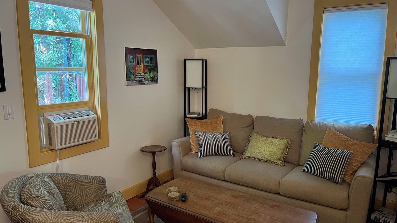 Photo of Livingroom in Downtown