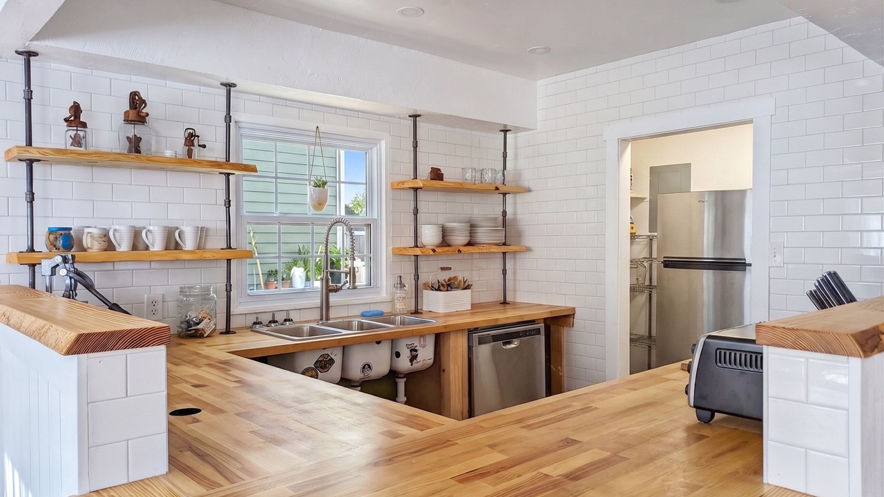 Photo of Kitchen in Manitou Springs Historic District