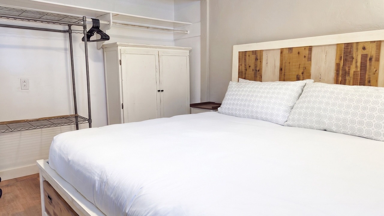 Photo of Bedroom in Manitou Springs Historic District